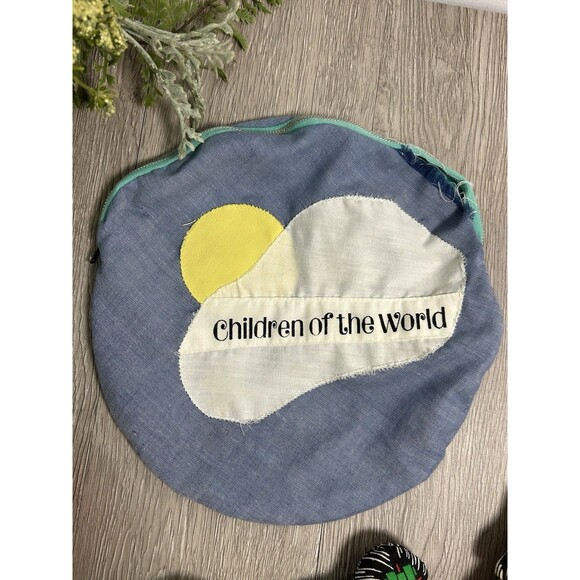 Vintage Children of the World Small Cloth Fabric Dolls Set Of 5 + Bag READ - Picture 9 of 12